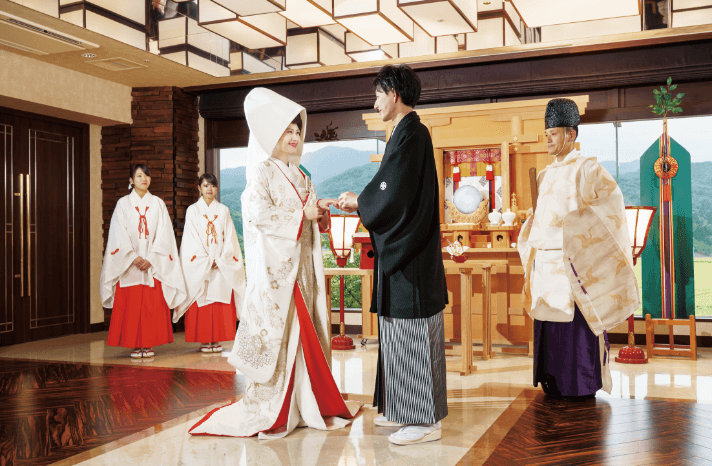 披露宴の演出「鏡開き」
