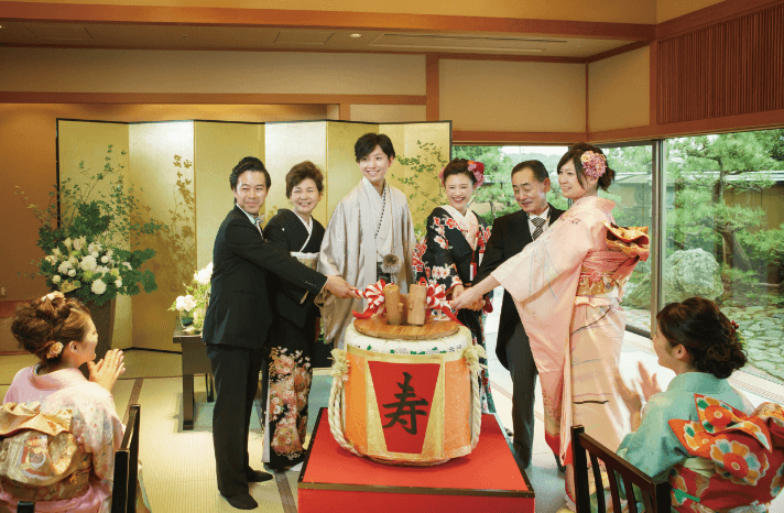 披露宴の演出「鏡開き」