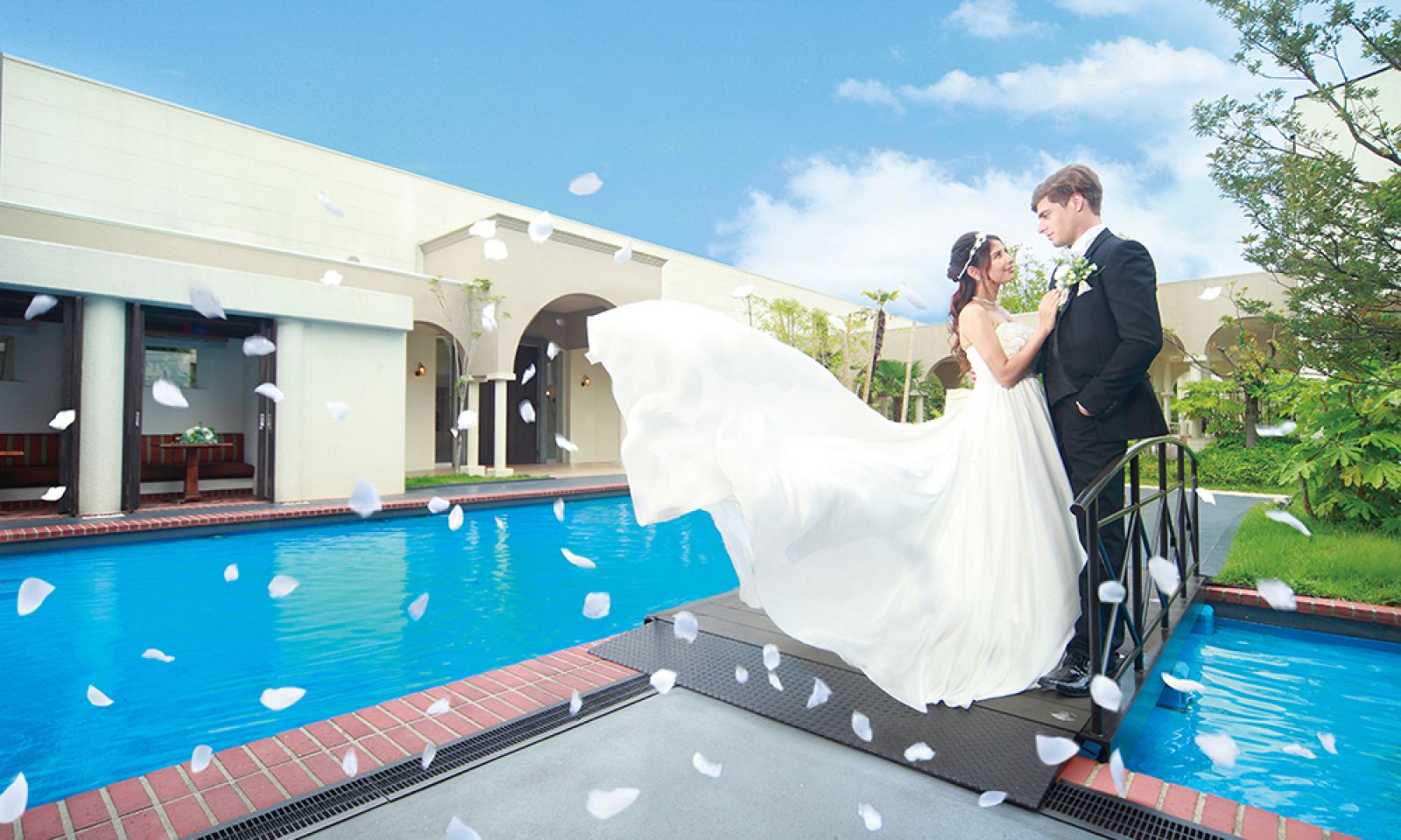 非日常の空間でゲストをもてなす結婚式
海外ウエディングのような一日を叶えて