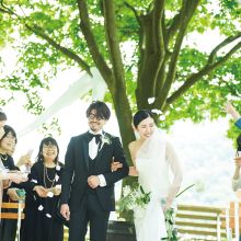 新潟の自然に囲まれたレストランで
フレンチを味わう温かな結婚式を