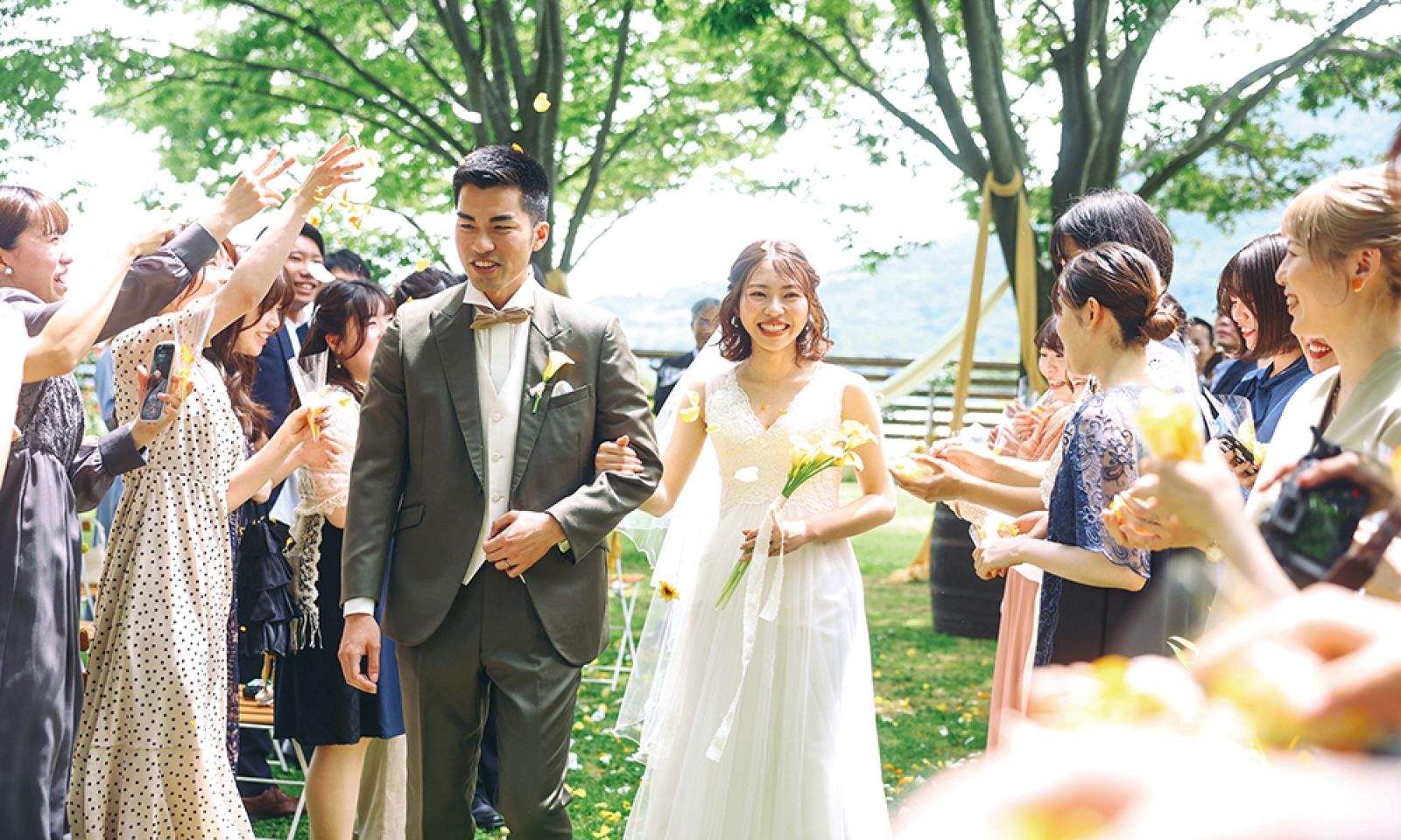 新潟の自然に囲まれたレストランで
フレンチを味わう温かな結婚式を