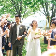 新潟の自然に囲まれたレストランで
フレンチを味わう温かな結婚式を